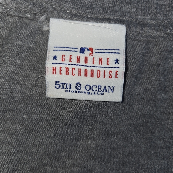 Gray Chicago Cubs Women's T-Shirt (G120) - Picture 6 of 6